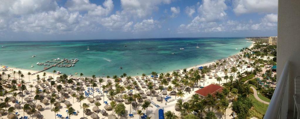 Marriott Aruba Surf And Ocean Beachfront Clubs Apartment Palm Beach ภายนอก รูปภาพ